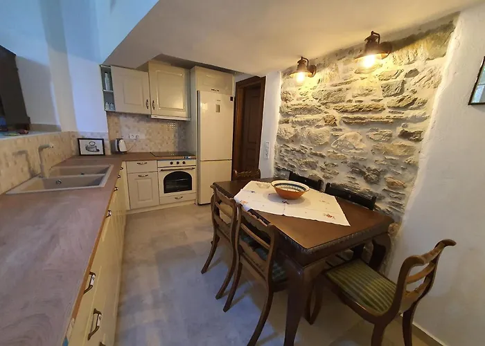 펜션 Pyrgos - Traditional House At Kaloxilos, Naxos *