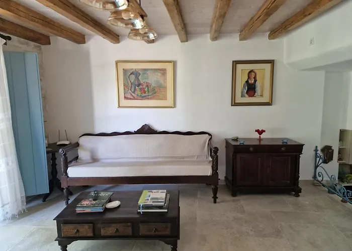 펜션 Pyrgos - Traditional House At Kaloxilos, Naxos *