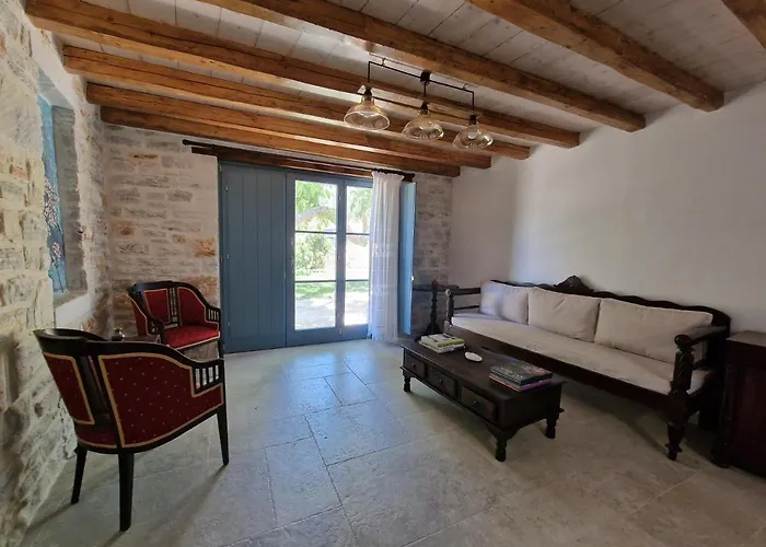 Pyrgos - Traditional House At Kaloxilos, Naxos 펜션 Khalkíon