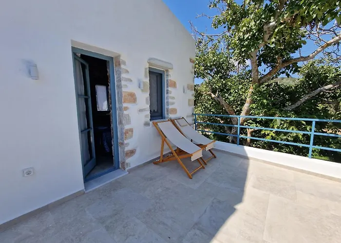 Pyrgos - Traditional House At Kaloxilos, Naxos 펜션 Khalkíon