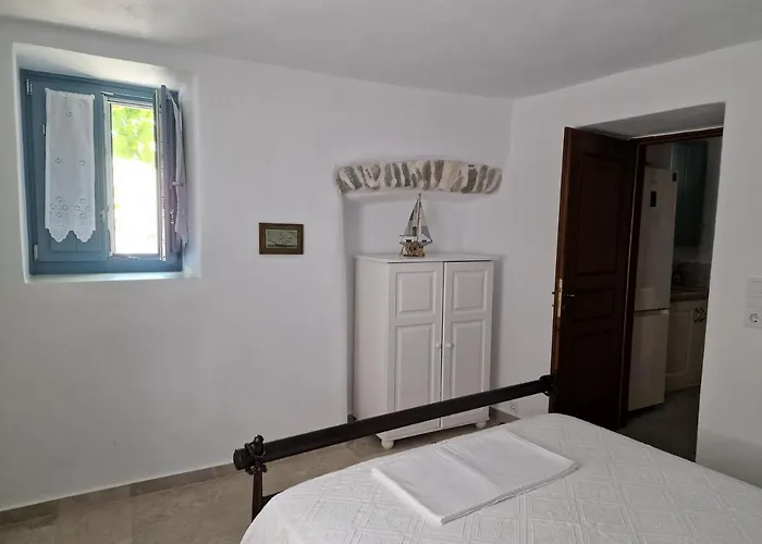 펜션 Pyrgos - Traditional House At Kaloxilos, Naxos