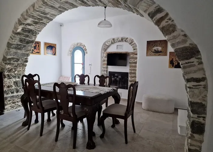 Pyrgos - Traditional House At Kaloxilos, Naxos 펜션 Khalkíon