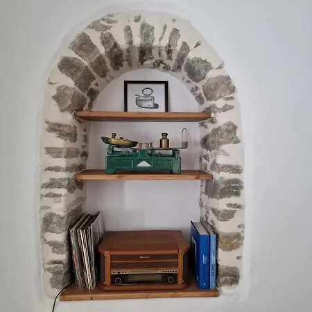 Pyrgos - Traditional House At Kaloxilos, Naxos * Khalkíon