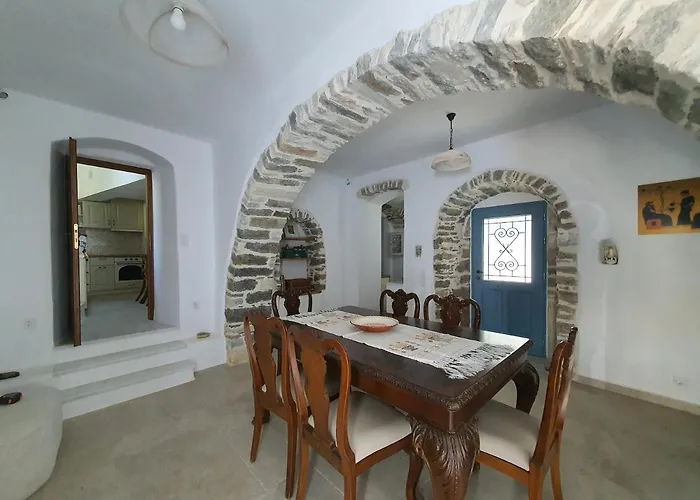 Feriehus Pyrgos - Traditional House At Kaloxilos, Naxos